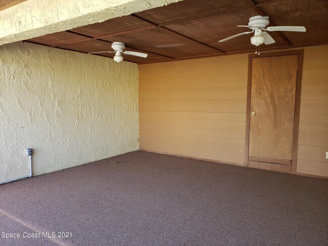 Building Photo - 206 Pierce Ave