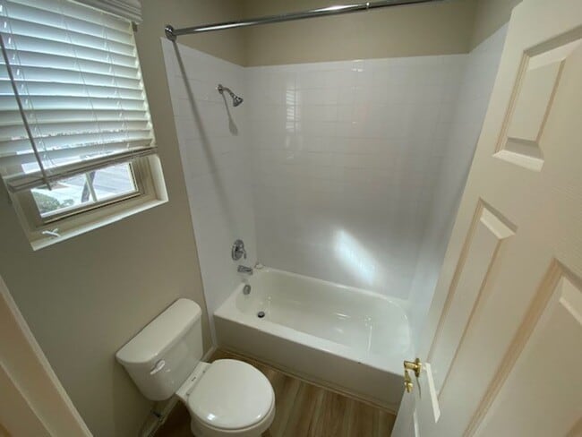 Building Photo - 10509 Foggy Glen Ave