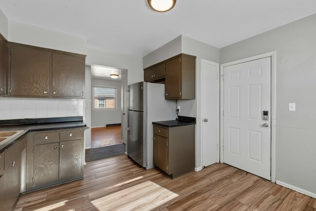 Building Photo - 6461 N 73rd St