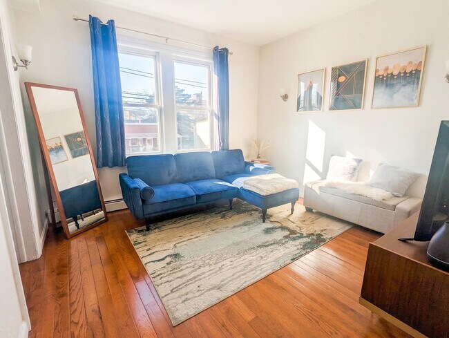 Building Photo - 582 60th St