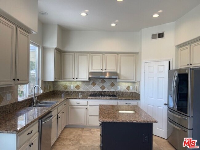 Building Photo - 24224 Edelweiss Ct