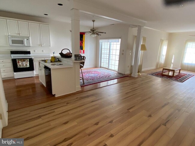 Building Photo - 28498 Sawgrass Ct