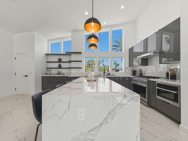 Building Photo - 2197 Jacques Dr