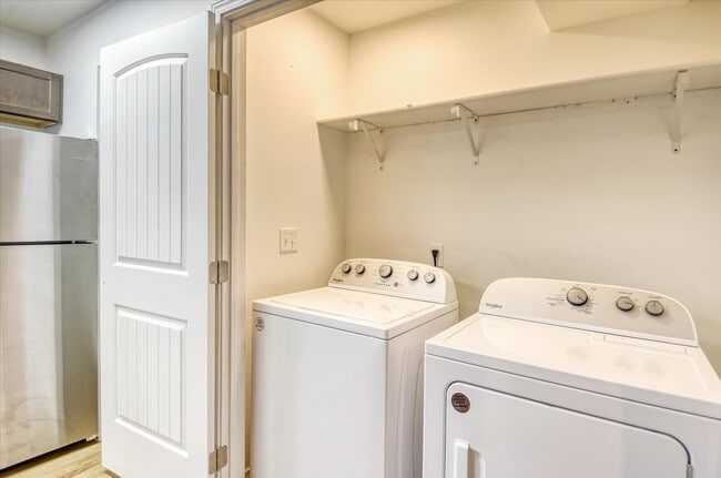 Building Photo - 3002 N Crestline St