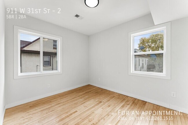 Building Photo - 911 W 31st St