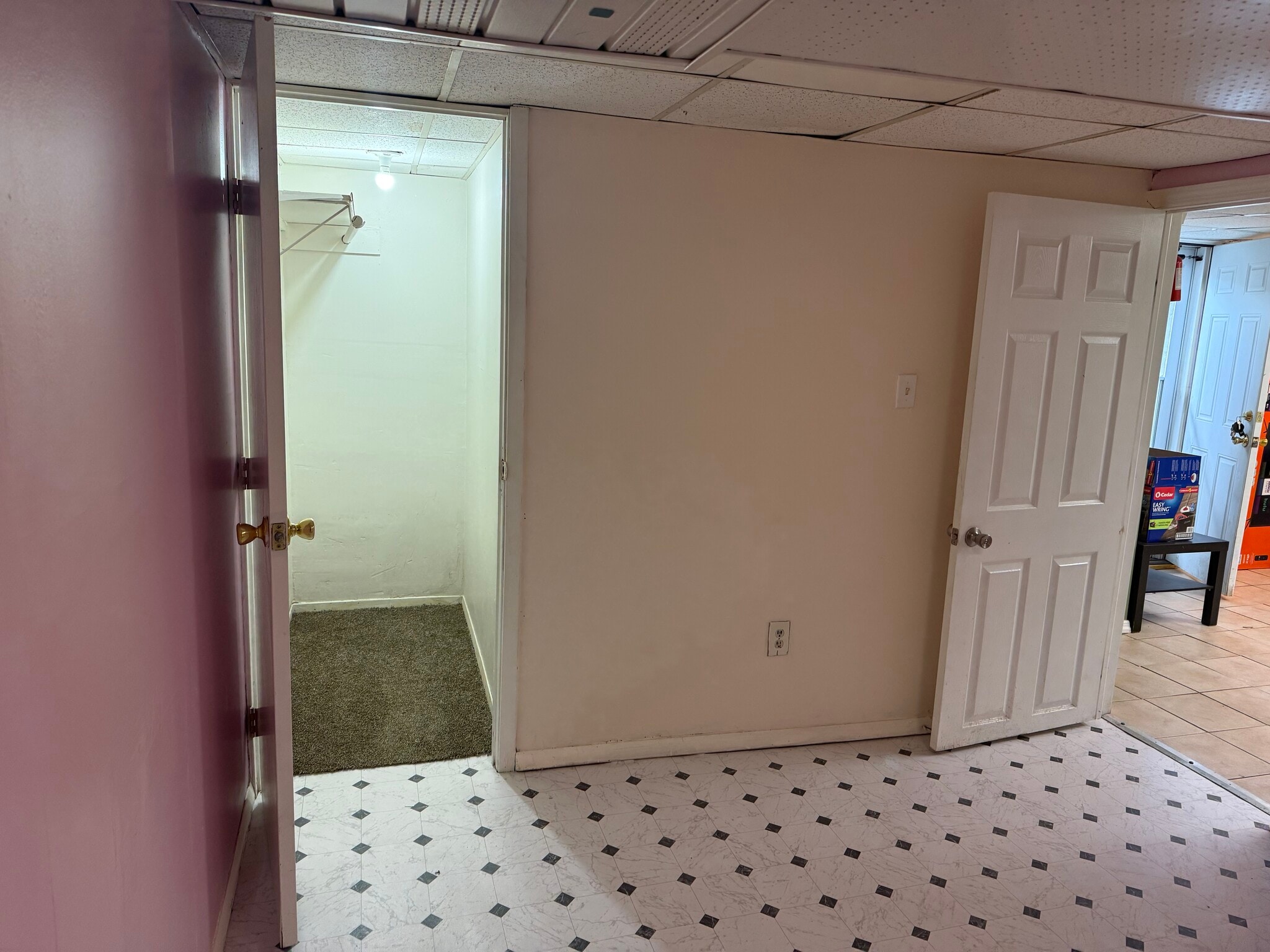 Building Photo - 976 Jerusalem Ave