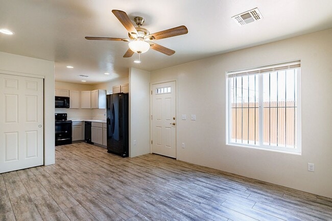 Primary Photo - 615 S Santa Rita Ave