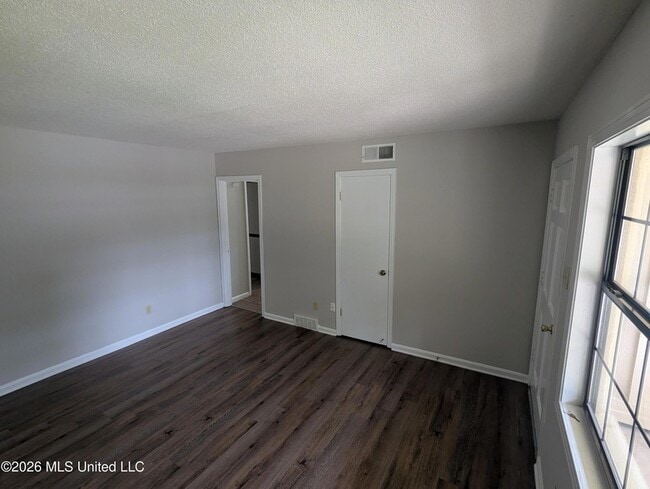 Building Photo - 7594 Rockingham Dr