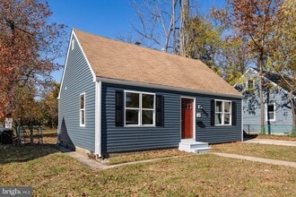 Building Photo - 104 W Park Ave