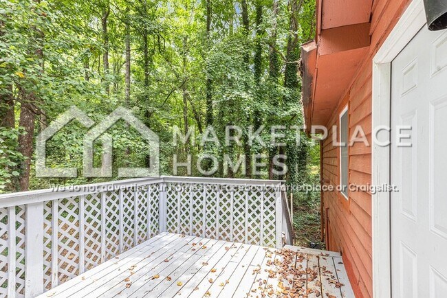 Building Photo - 4901 Mockingbird Ln