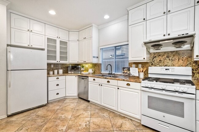 Building Photo - 3184 Toopal Dr