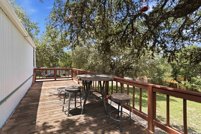 Building Photo - 636 Balsa