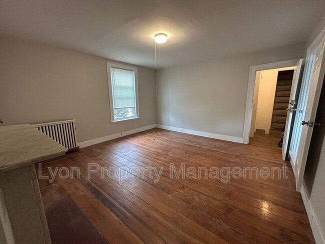 Building Photo - 44 7th St