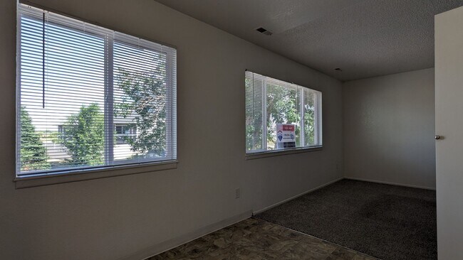 Building Photo - 3450 Cochran Dr