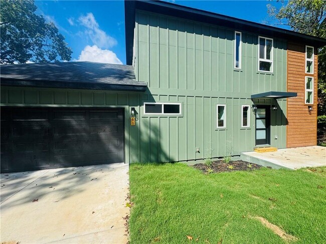 Building Photo - 61 Skipton Dr