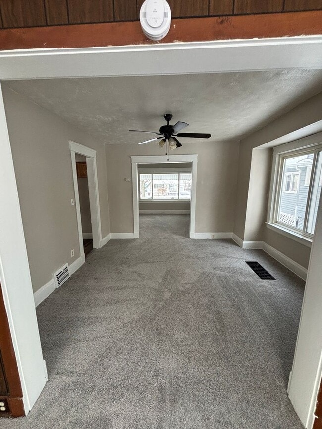 Building Photo - 847 Nela View Rd