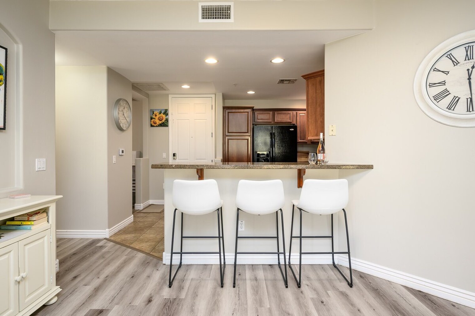 Building Photo - 5350 E Deer Valley Dr