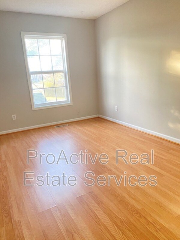 Building Photo - 1321 Ruddy Oak Ct
