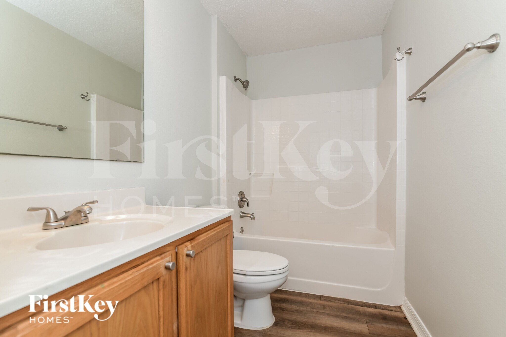 Building Photo - 5521 Sycamore Canyon Dr