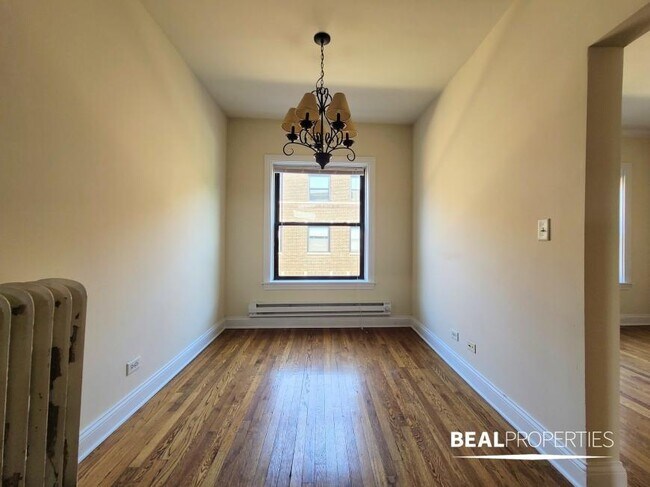 Building Photo - 1 bedroom in CHICAGO IL 60613