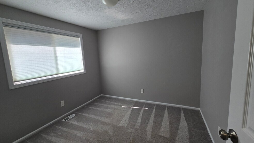 Building Photo - 13938 SW Crist Ct