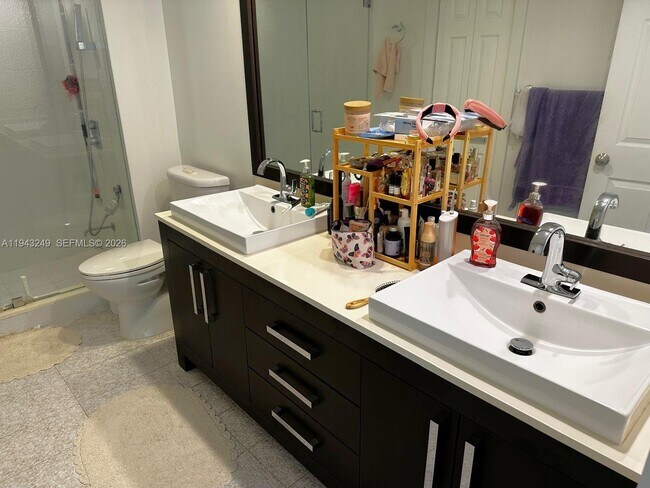 Building Photo - 2000 N Bayshore Dr