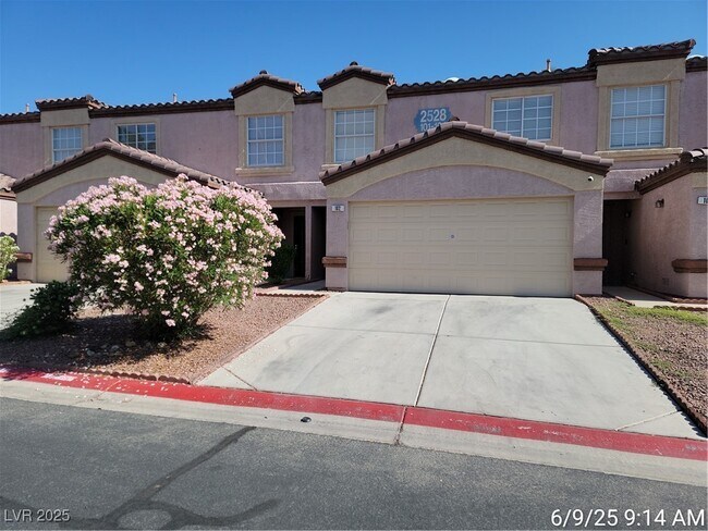 Building Photo - 2528 Sierra Bello Ave