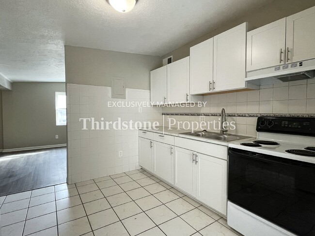 Building Photo - 10452 Pinehurst Dr