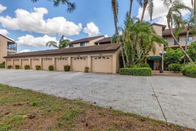 Building Photo - 5565 Ashton Lake Dr