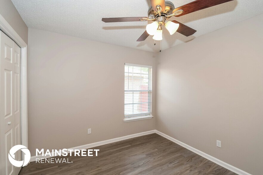 Building Photo - 1693 Spring Branch Dr W