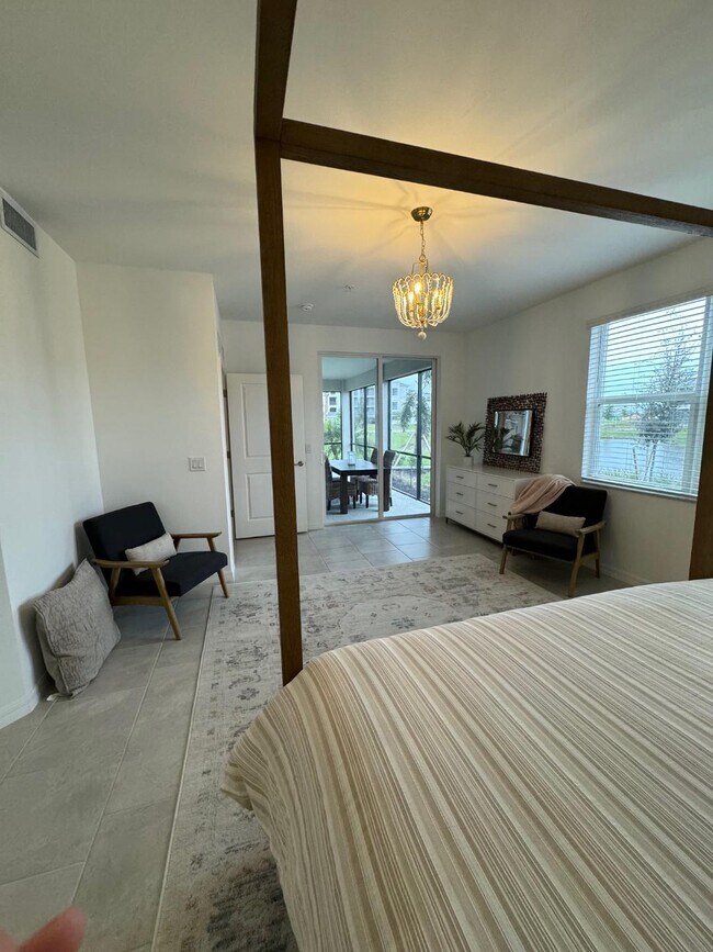Building Photo - 5739 Oakmont Ct