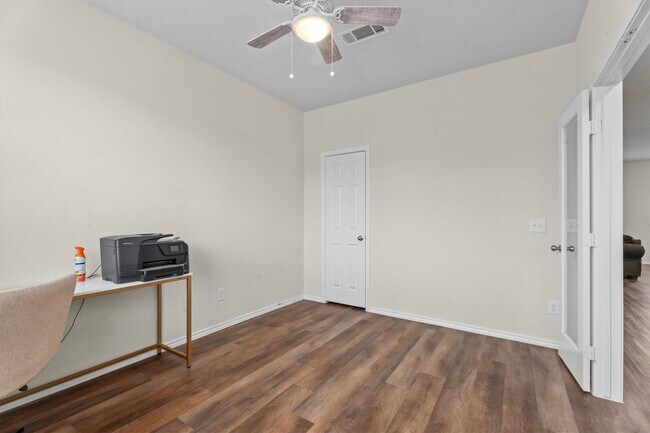 Building Photo - 1714 Avocet Way