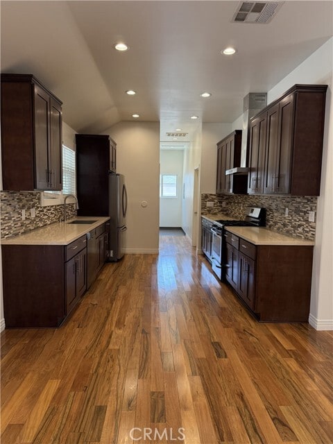 Building Photo - 686 Atchison St