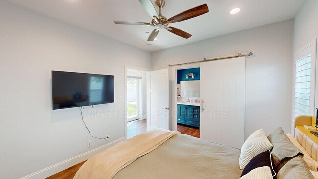 Building Photo - Beautiful home In Eastside Costa Mesa
