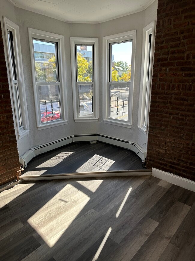 Building Photo - 559 Ocean Ave