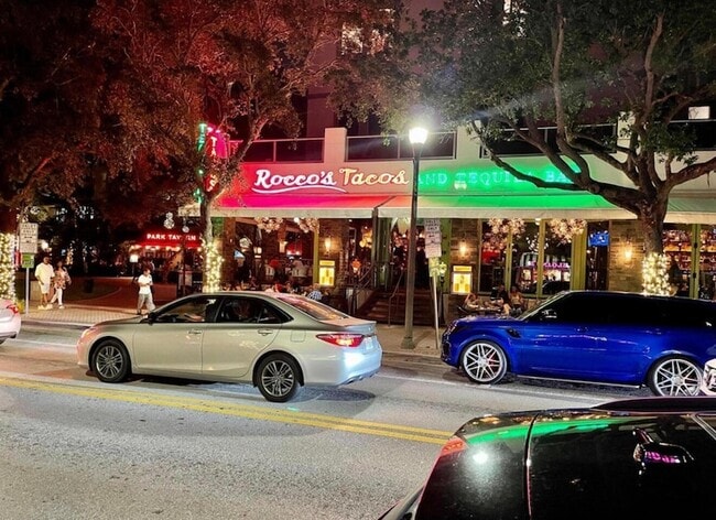 Building Photo - 111 SE 1st Ave