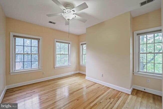 Building Photo - 2053 Mayfair McLean Ct
