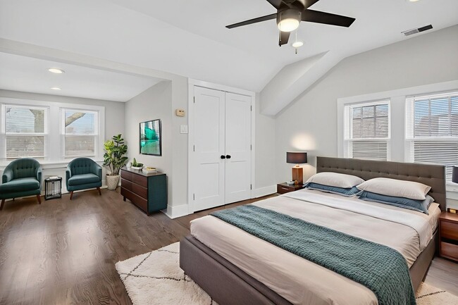 Building Photo - 741 S Jackson St