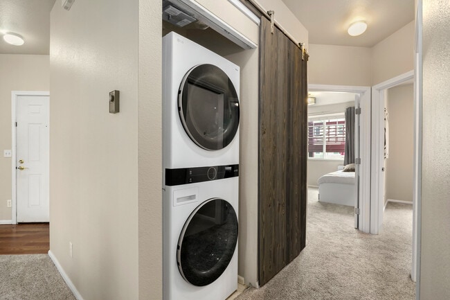 Building Photo - 13000 Admiralty Way