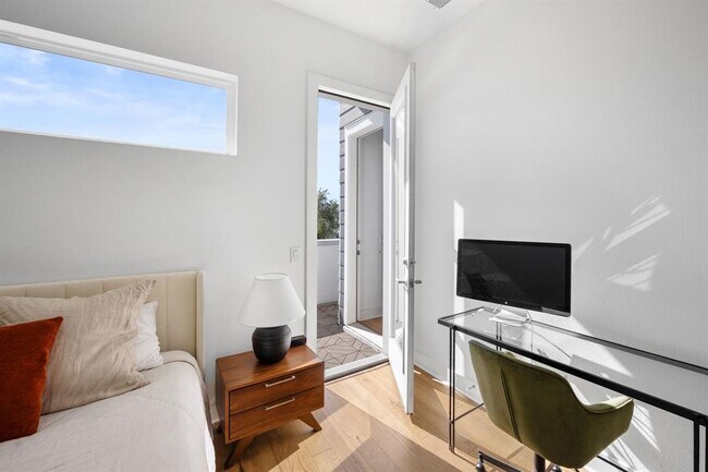 Building Photo - 7308 Cordoba Dr