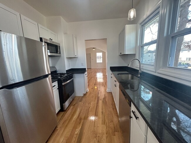 Building Photo - Amazing 2 bedroom with large bonus room for rent in Asbury Park!