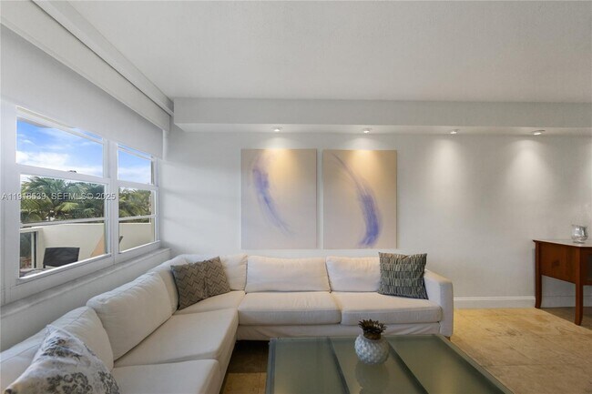 Building Photo - 100 Lincoln Rd