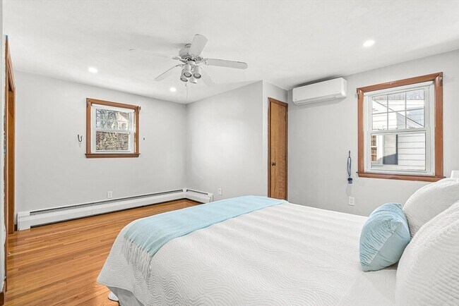 Building Photo - 35 Fells Ave Terrace