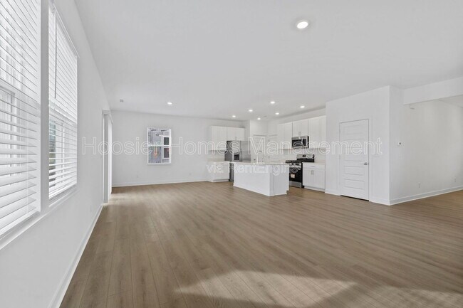 Building Photo - 15274 Farrington Rd