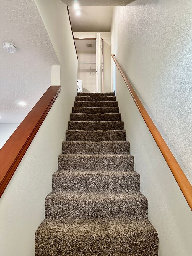 Building Photo - N0293