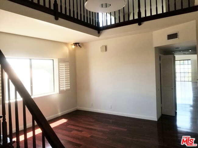 Building Photo - 10620 Eastborne Ave