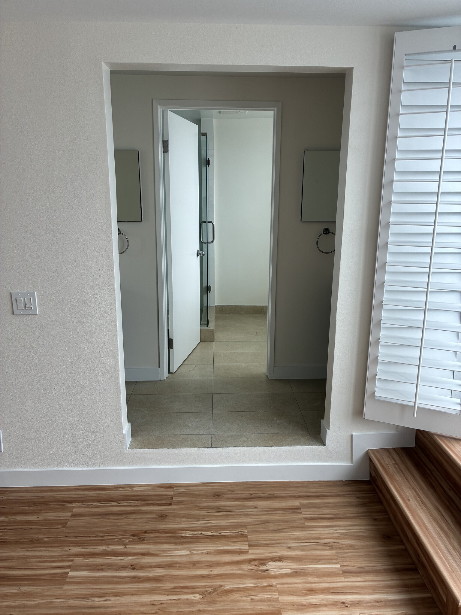 upstairs bathroom - 736 Gould Ave