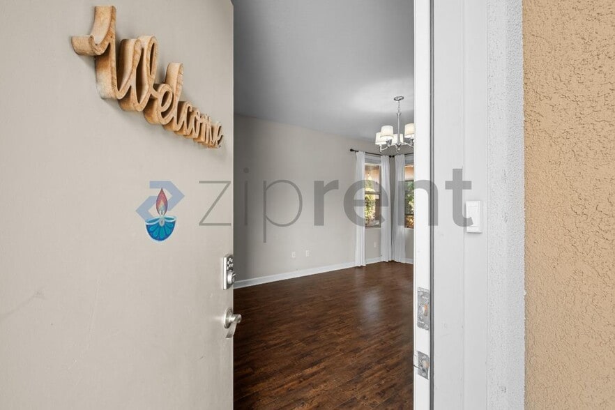 Building Photo - Unit