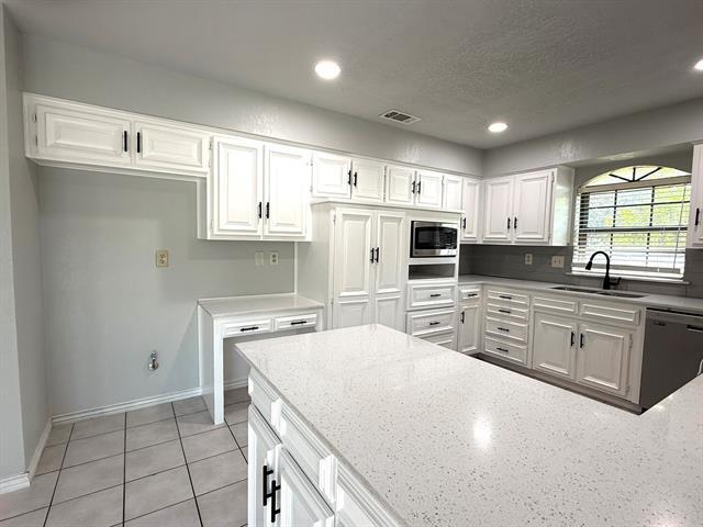 Building Photo - 3713 Laurel Ln