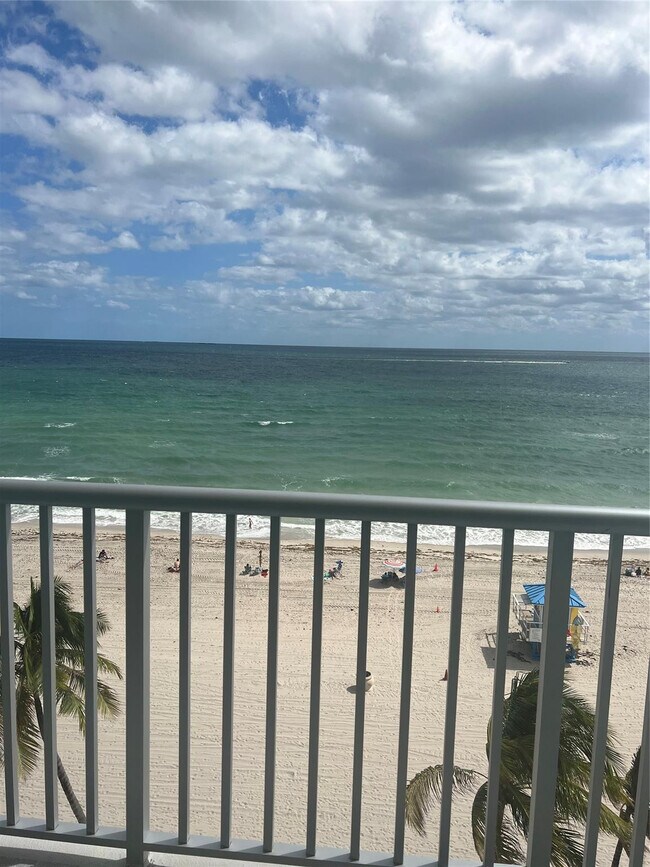 Building Photo - 400 N Surf Rd